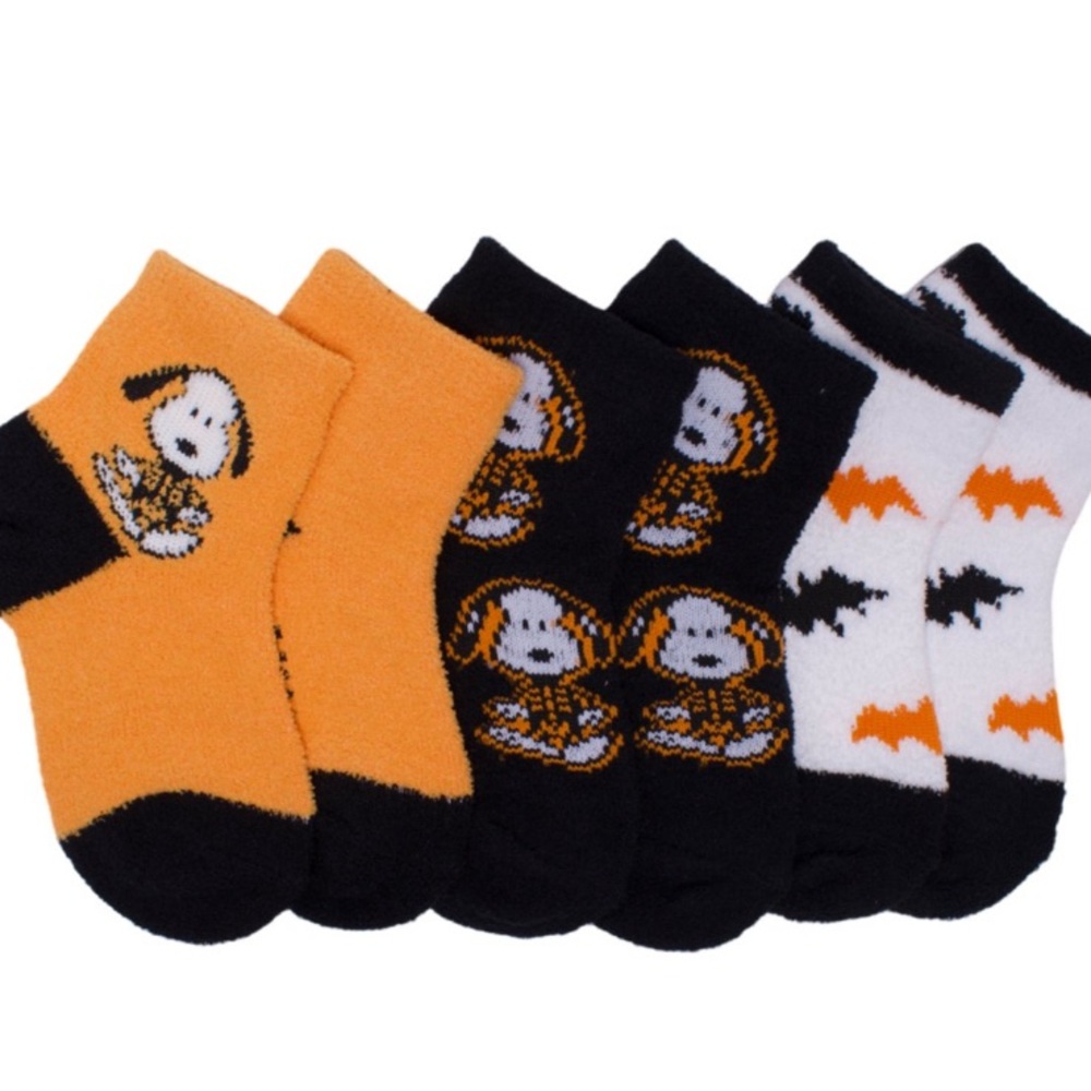 Peanuts Halloween Themed kids glow in the dark crew socks; size: 2T-3T